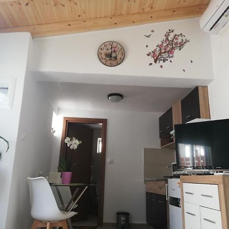 Small Studio With Yard Chania  Екстер'єр фото