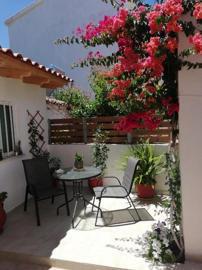 Small Studio With Yard Chania  Екстер'єр фото