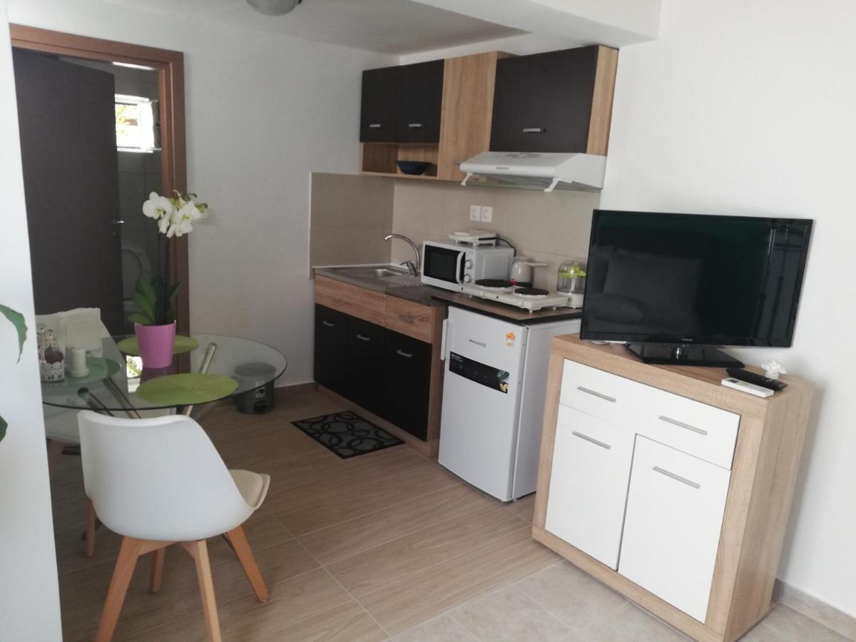 Small Studio With Yard Chania  Екстер'єр фото