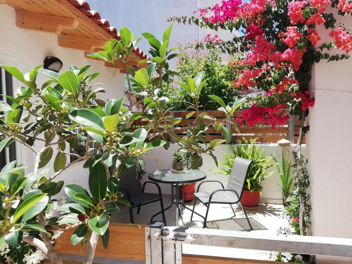 Small Studio With Yard Chania  Екстер'єр фото